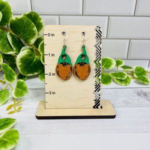 Earring display with measurements - Resell Display